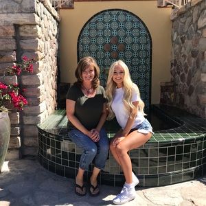 Meet your Posher, Stephanie